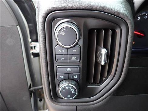 Used 2020 Chevrolet Silverado 1500 Custom w/ Custom Value Package AWD/4WD image 11