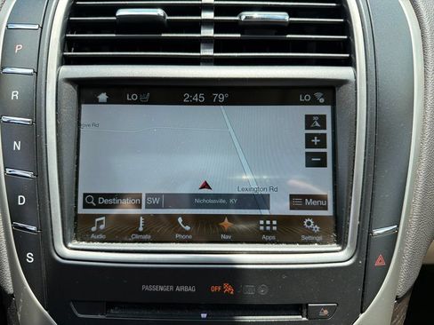 Used 2018 Lincoln MKX Reserve w/ Lincoln MKX Climate Package AWD/4WD image 9