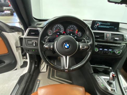 Used 2016 BMW M4 Convertible RWD image 44