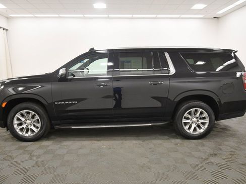 Used 2024 Chevrolet Suburban Premier image 4