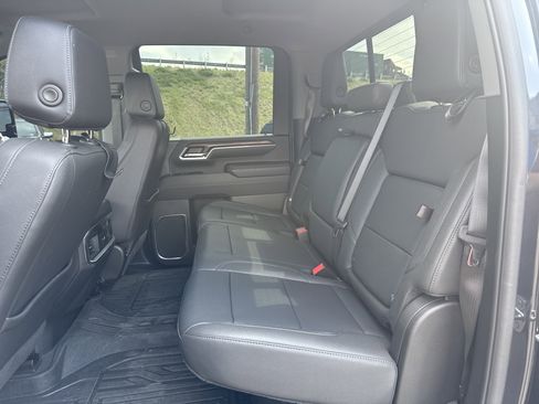 Used 2024 GMC Sierra 2500 SLT w/ SLT Premium Package AWD/4WD image 13