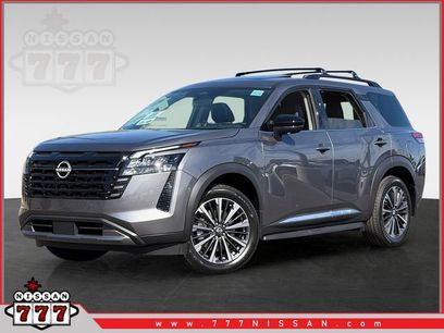 New 2026 Nissan Pathfinder Platinum w/ Cargo Package
