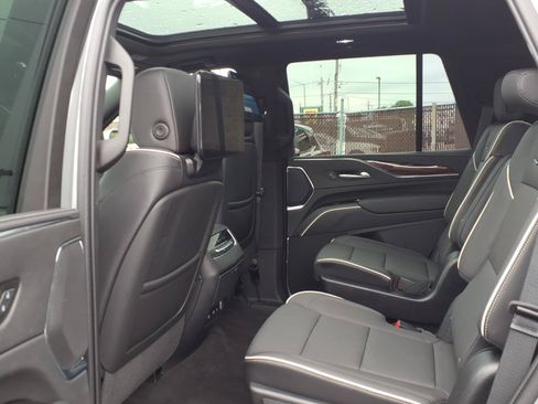 Certified 2023 Cadillac Escalade Premium Luxury w/ LPO, Floor Liner Package AWD/4WD image 15