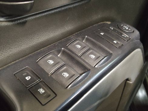 Used 2018 Chevrolet Silverado 1500 LT w/ All Star Edition image 27