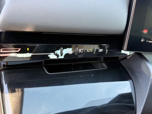 New 2026 BMW 530i xDrive w/ Executive Package image 32