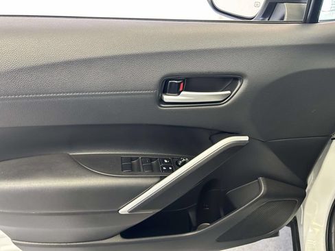 Used 2026 Toyota Corolla Cross XLE FWD image 16
