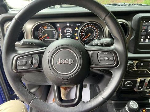 Used 2018 Jeep Wrangler Sport AWD/4WD image 16