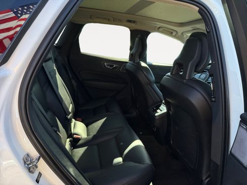 Used 2018 Volvo XC60 T6 Inscription w/ Convenience Package AWD/4WD image 18