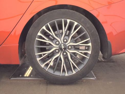Used 2023 Kia Forte GT-Line w/ GT-Line Premium Package FWD image 18
