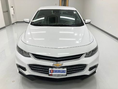 Used 2018 Chevrolet Malibu LT w/ Driver Confidence Package image 6