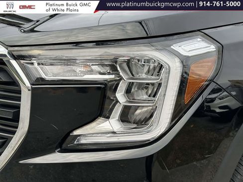 Used 2022 GMC Terrain SLE image 11