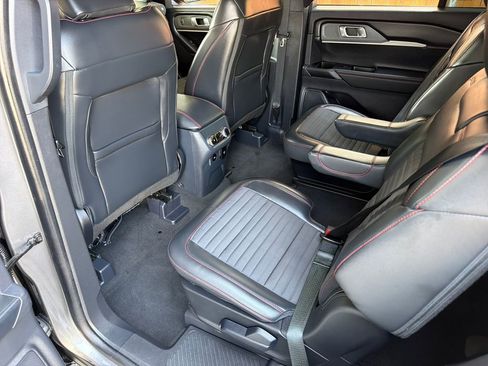 Used 2025 Ford Explorer ST-Line w/ Premium Package RWD image 31