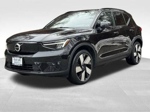 Certified 2023 Volvo XC40 Recharge Plus image 4