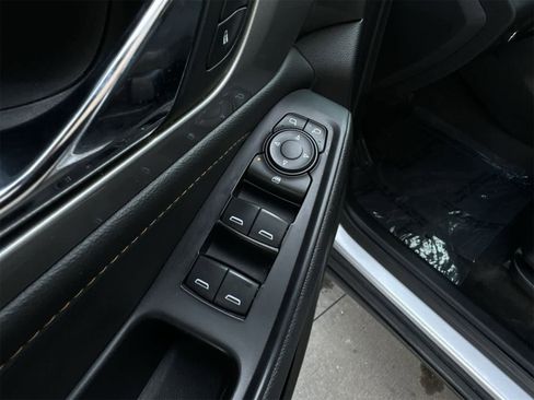 Used 2019 Chevrolet Traverse LS image 17