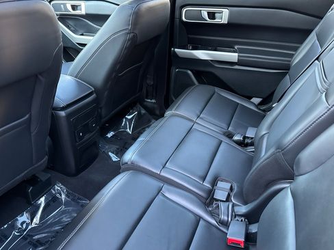 Used 2023 Ford Explorer XLT w/ Equipment Group 202A image 12