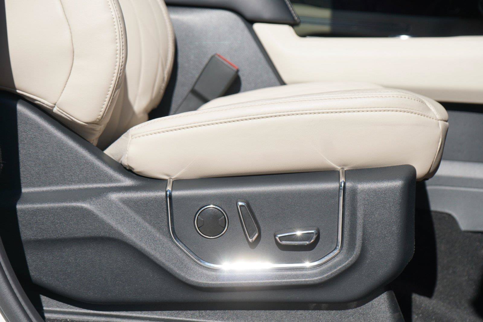 Used 2024 Ford Expedition Platinum RWD image 28