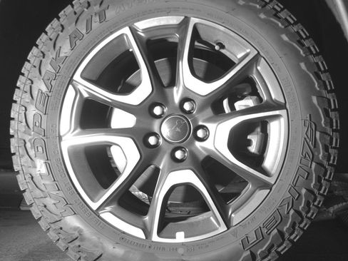 Used 2025 Jeep Compass Trailhawk image 13