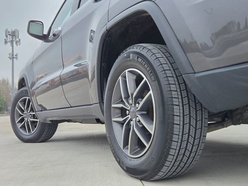 Used 2019 Jeep Grand Cherokee Limited image 38