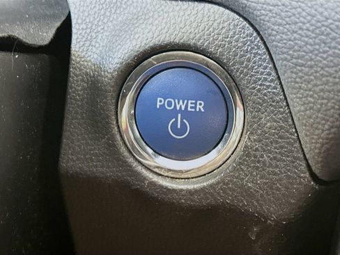 Used 2021 Toyota RAV4 XLE w/ Convenience Package AWD/4WD image 25