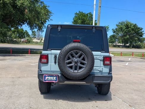 Used 2024 Jeep Wrangler Sport S image 6