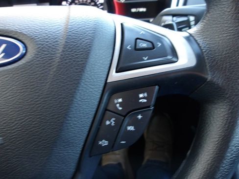 Used 2019 Ford Fusion SE image 18