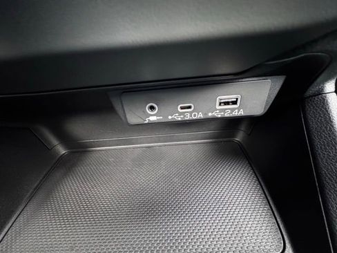 Used 2025 Subaru Crosstrek 2.0i Premium image 16