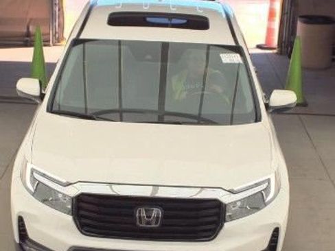 Used 2023 Honda Ridgeline RTL-E image 2