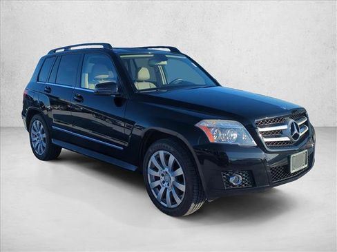 Used 2010 Mercedes-Benz GLK 350 4MATIC image 3