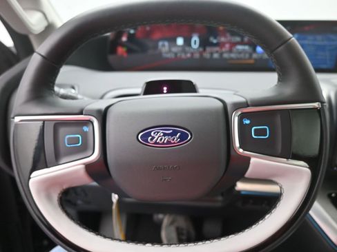 New 2025 Ford Expedition Platinum w/ Driver's Package image 6