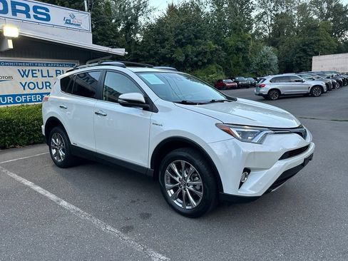 Used 2017 Toyota RAV4 Limited w/ Advanced Technology Package AWD/4WD image 3