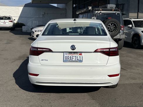 Certified 2020 Volkswagen Jetta SE image 23