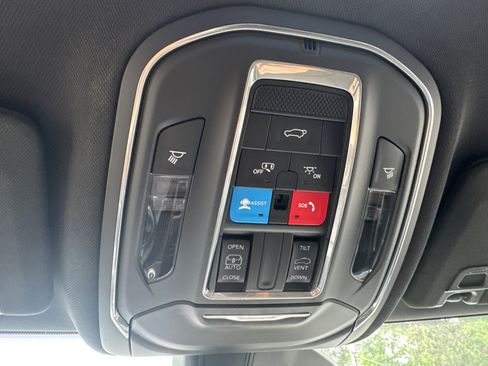 Used 2025 Jeep Grand Cherokee L Laredo w/ Luxury Tech Group I AWD/4WD image 28