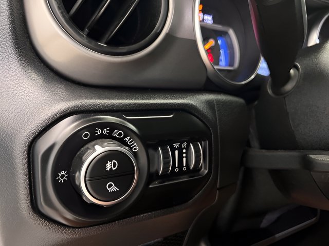 Used 2020 Jeep Gladiator Sport w/ Quick Order Package 24S AWD/4WD image 18