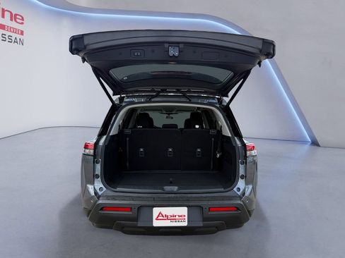 New 2025 Nissan Pathfinder SV w/ Black Appearance Package image 19