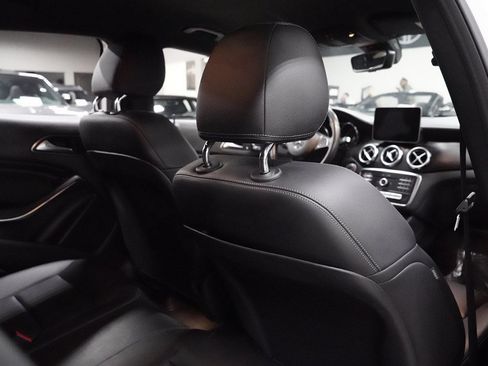 Used 2019 Mercedes-Benz GLA 250 w/ Convenience Package image 26