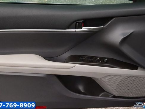 Used 2024 Toyota Camry SE w/ Convenience Package image 9