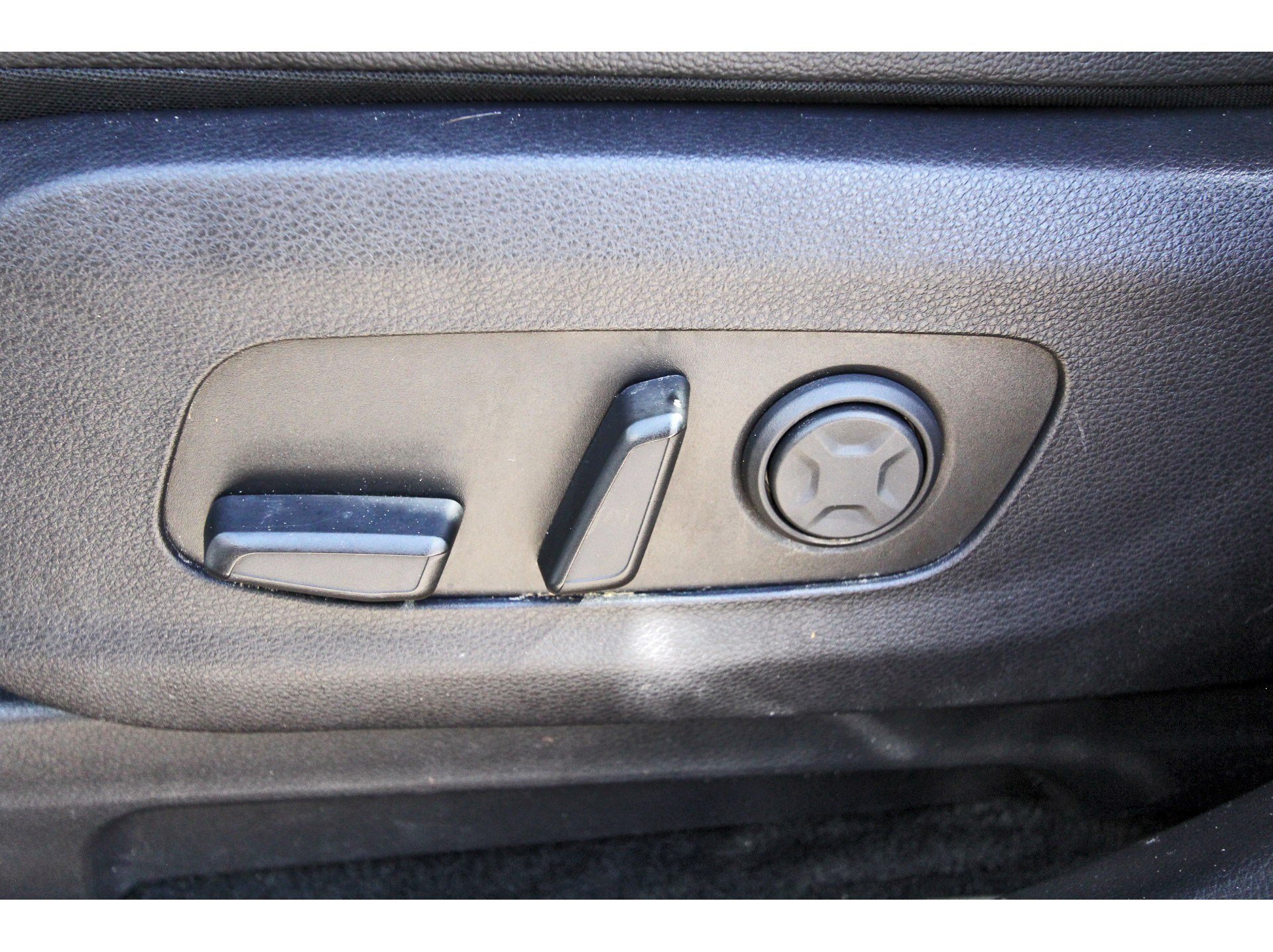 Certified 2024 Kia Carnival SX Prestige FWD image 35