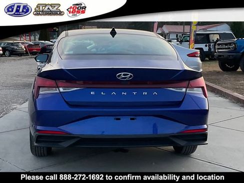 Used 2022 Hyundai Elantra SE image 6