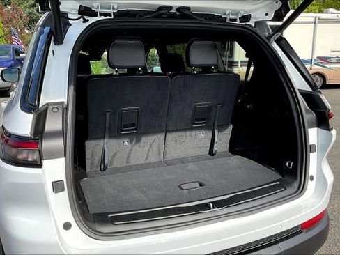 New 2024 Jeep Grand Cherokee L Limited w/ Black Appearance Package image 23