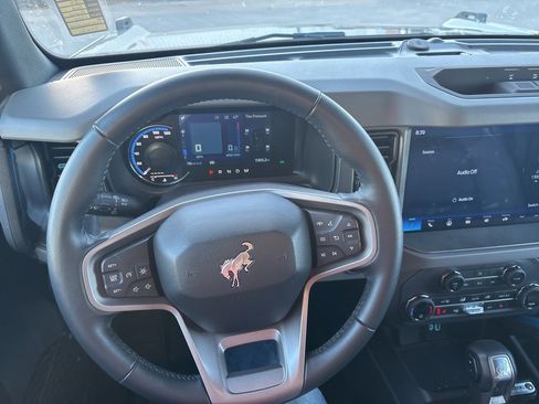 Used 2024 Ford Bronco Black Diamond image 9
