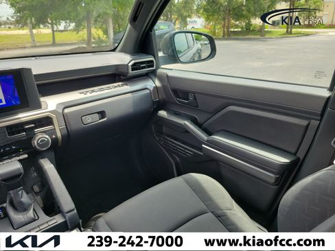 Used 2024 Toyota Tacoma SR5 AWD/4WD image 17