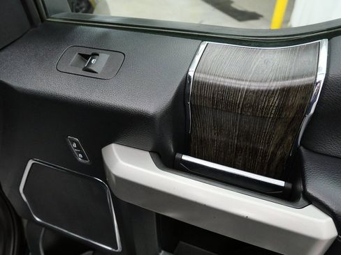 Used 2020 Ford F350 Lariat image 19