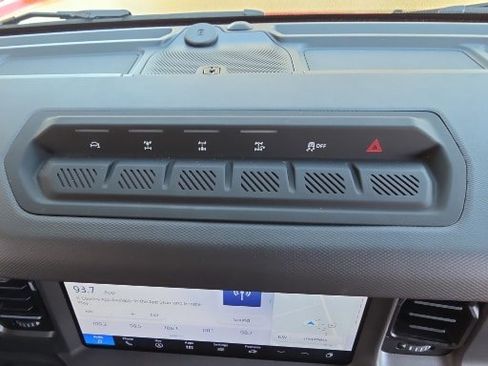 Certified 2025 Ford Bronco Badlands image 18