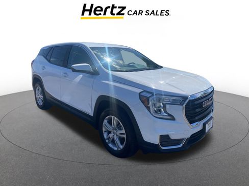 Used 2024 GMC Terrain SLE image 1