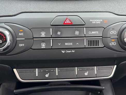Used 2018 Kia Sorento FWD image 10