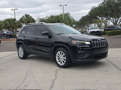 Used 2020 Jeep Cherokee Latitude image 2