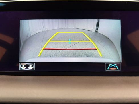 Used 2021 Lexus ES 300h w/ Premium Package FWD image 23