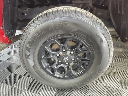 Used 2019 Toyota Tacoma SR5 image 13