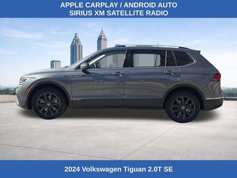 Used 2024 Volkswagen Tiguan SE image 2