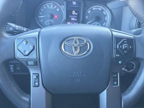 Used 2018 Toyota Tacoma TRD Off-Road w/ Technology Package AWD/4WD image 30
